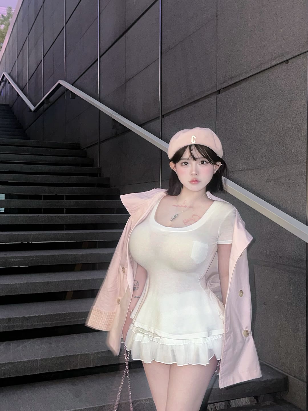 
多肉奈初,朕是一个脆肉的皇帝。微胖穿搭
-纯欲Mvp
-第4
张图片