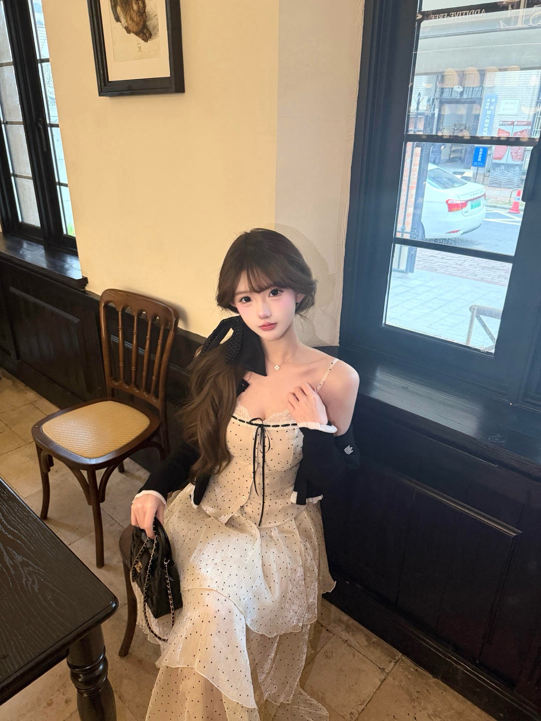 No.5面包店的暖光里,甜系女孩甜妹穿搭冷萌脸-美女图片-第2张